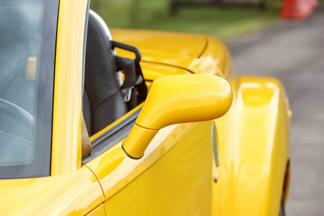 2004 Chevrolet SSR - Image 28 of 31