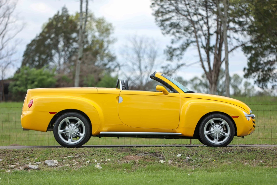 2004 Chevrolet SSR - Image 4 of 31