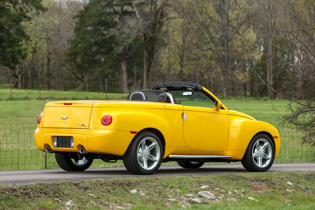 2004 Chevrolet SSR - Image 5 of 31