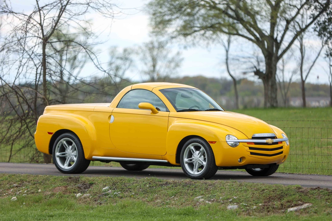 2004 Chevrolet SSR - Image 9 of 31