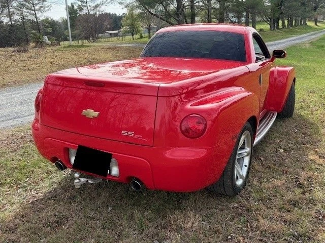 2004 Chevrolet SSR - Image 3 of 5