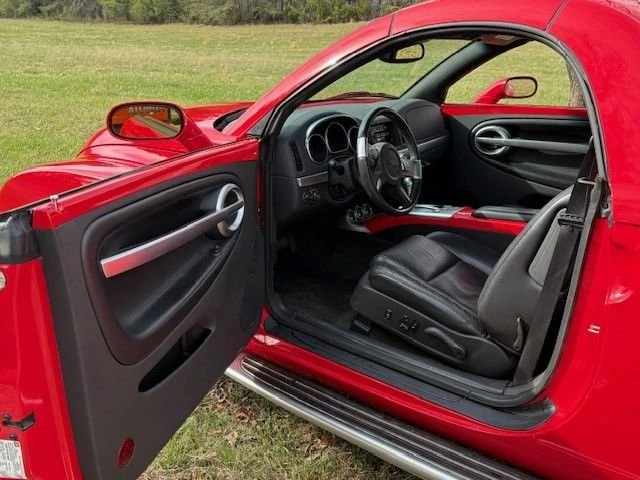 2004 Chevrolet SSR - Image 5 of 5