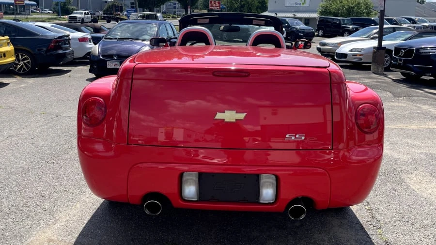2004 Chevrolet SSR - Image 21 of 31