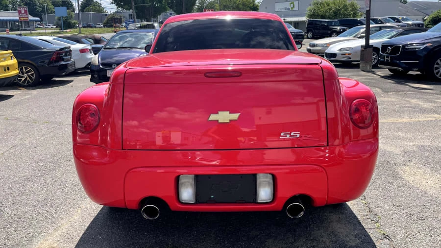 2004 Chevrolet SSR - Image 16 of 31