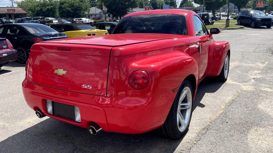 2004 Chevrolet SSR - Image 29 of 31