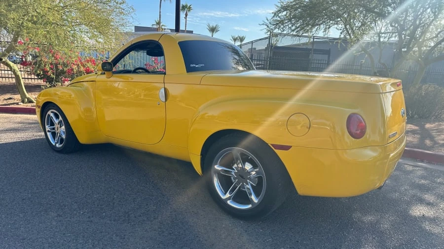 2004 Chevrolet SSR - Image 7 of 17