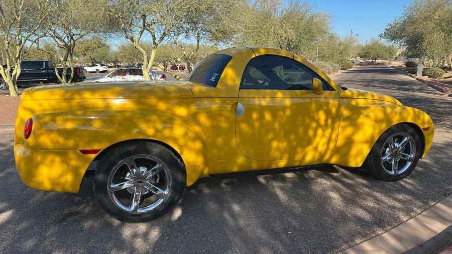 2004 Chevrolet SSR - Image 6 of 17