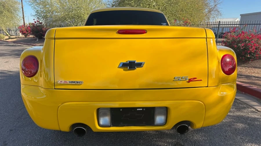 2004 Chevrolet SSR - Image 4 of 17