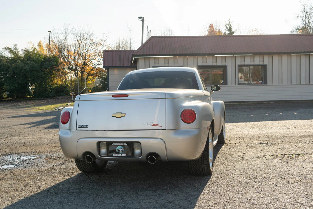 2004 Chevrolet SSR - Image 19 of 31