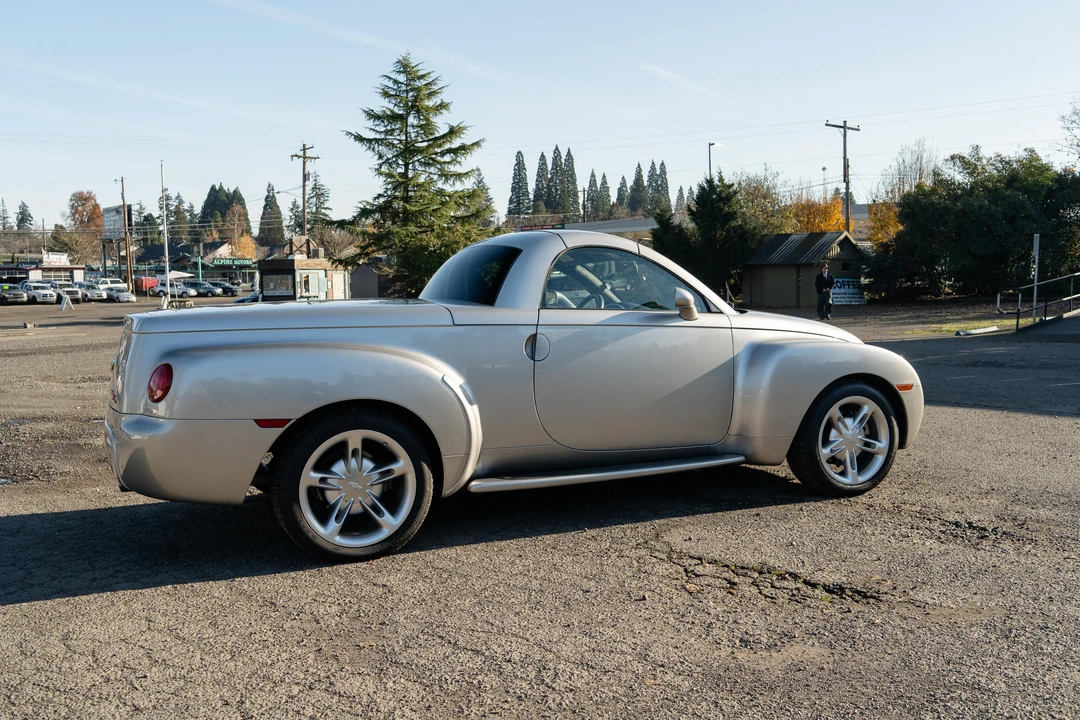 2004 Chevrolet SSR - Image 23 of 31