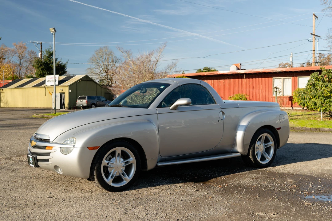 2004 Chevrolet SSR - Image 10 of 31