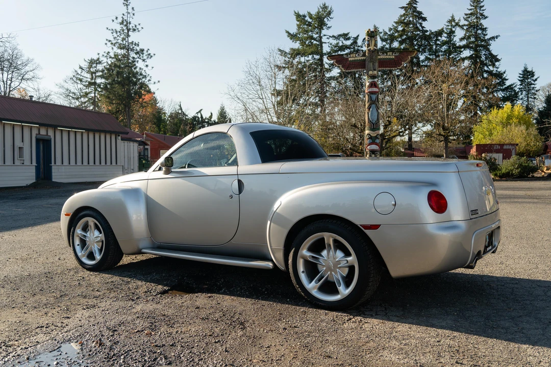 2004 Chevrolet SSR - Image 15 of 31