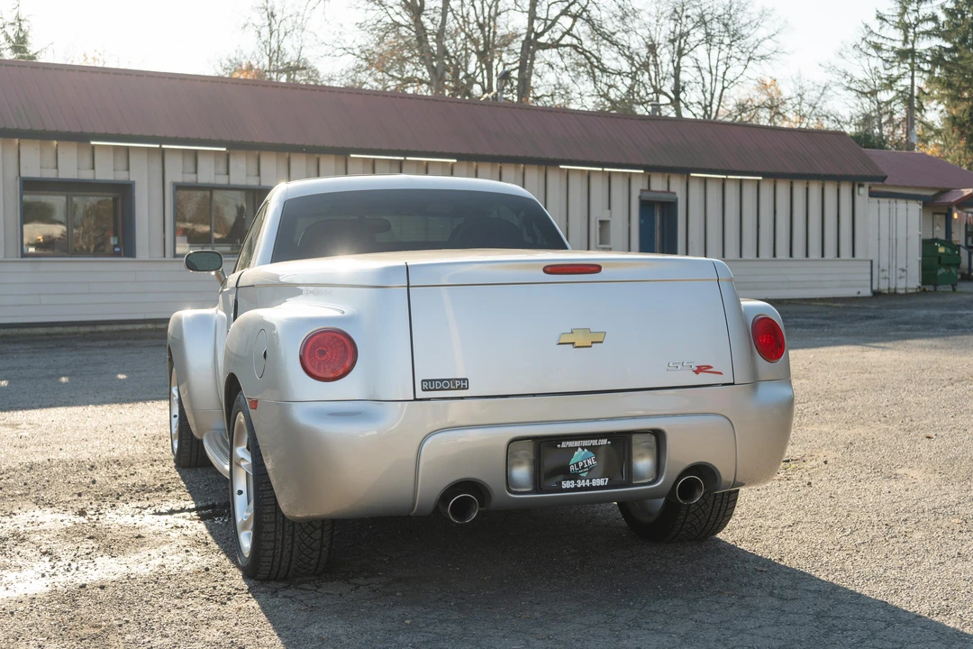 2004 Chevrolet SSR - Image 18 of 31