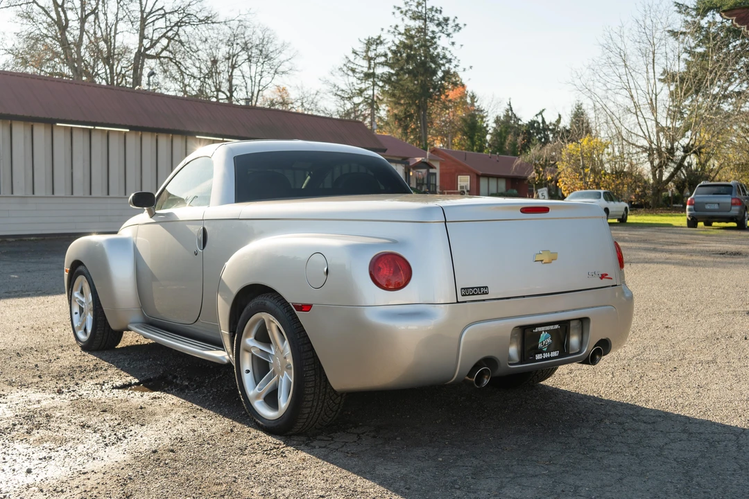2004 Chevrolet SSR - Image 17 of 31