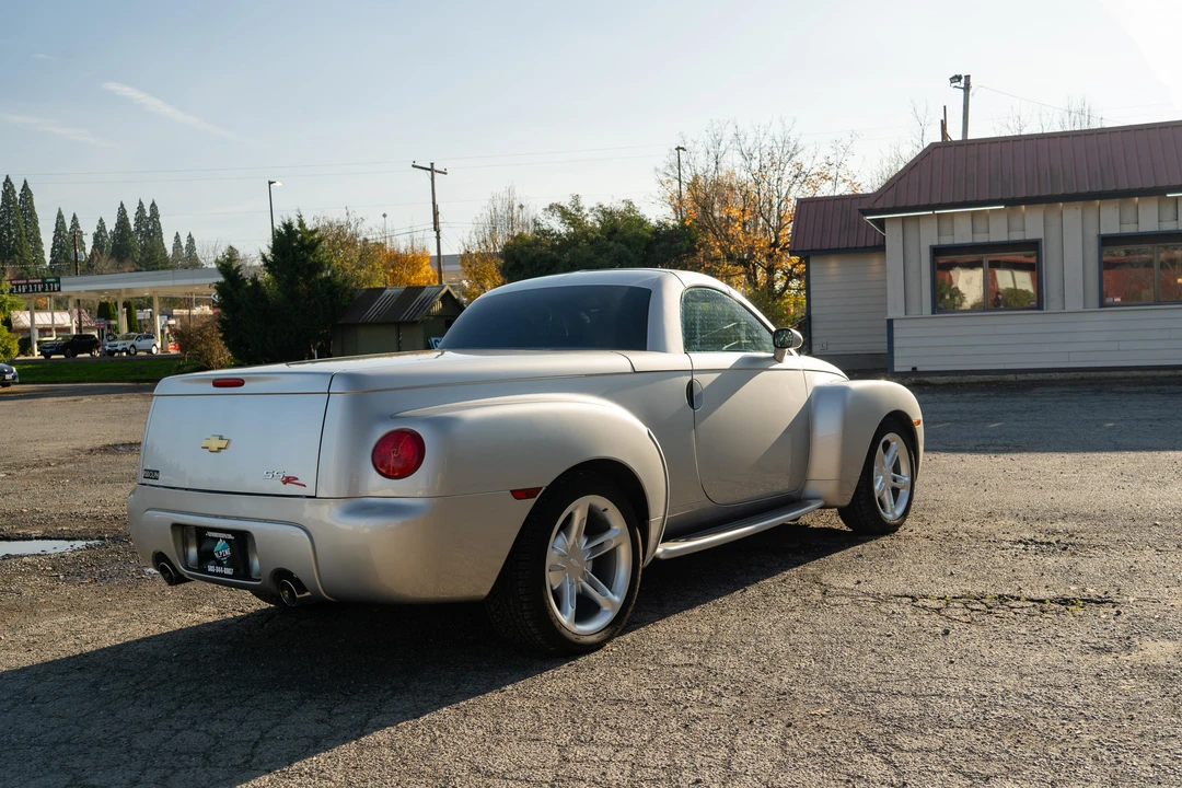 2004 Chevrolet SSR - Image 20 of 31