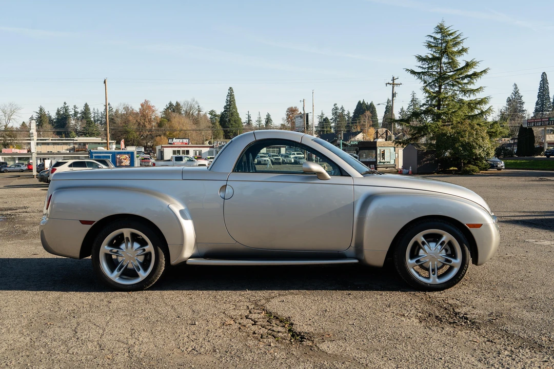 2004 Chevrolet SSR - Image 25 of 31