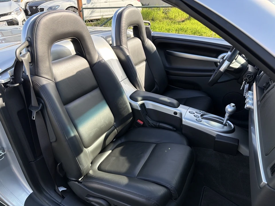2004 Chevrolet SSR - Image 17 of 21