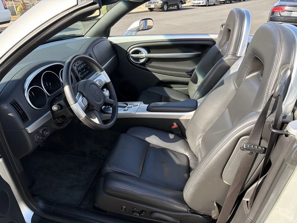 2004 Chevrolet SSR - Image 18 of 21