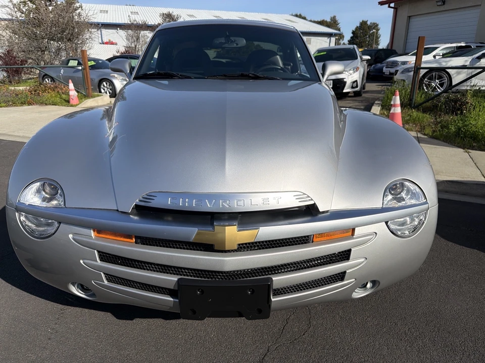 2004 Chevrolet SSR - Image 2 of 21