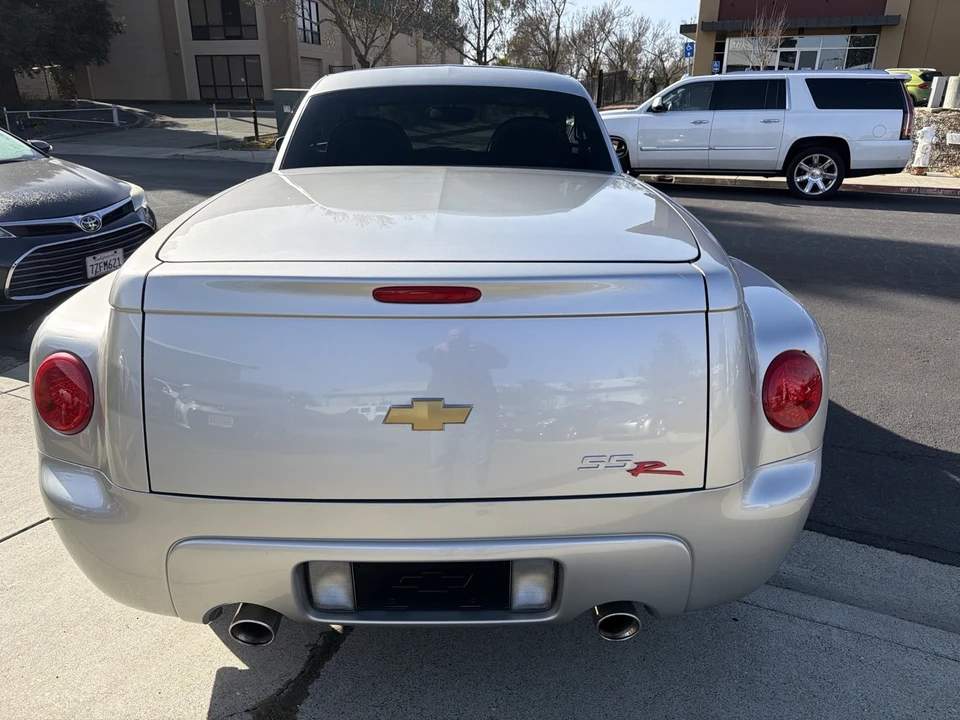 2004 Chevrolet SSR - Image 6 of 21