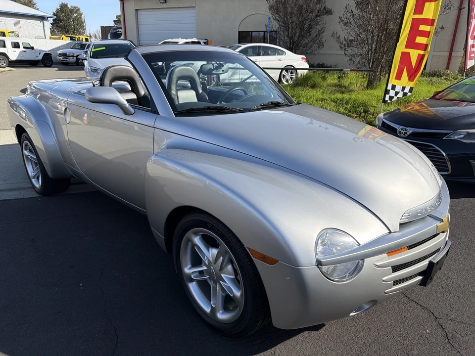2004 Chevrolet SSR - Image 11 of 21