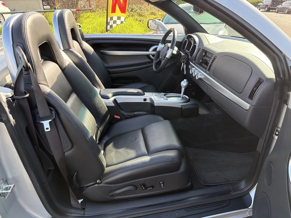 2004 Chevrolet SSR - Image 16 of 21