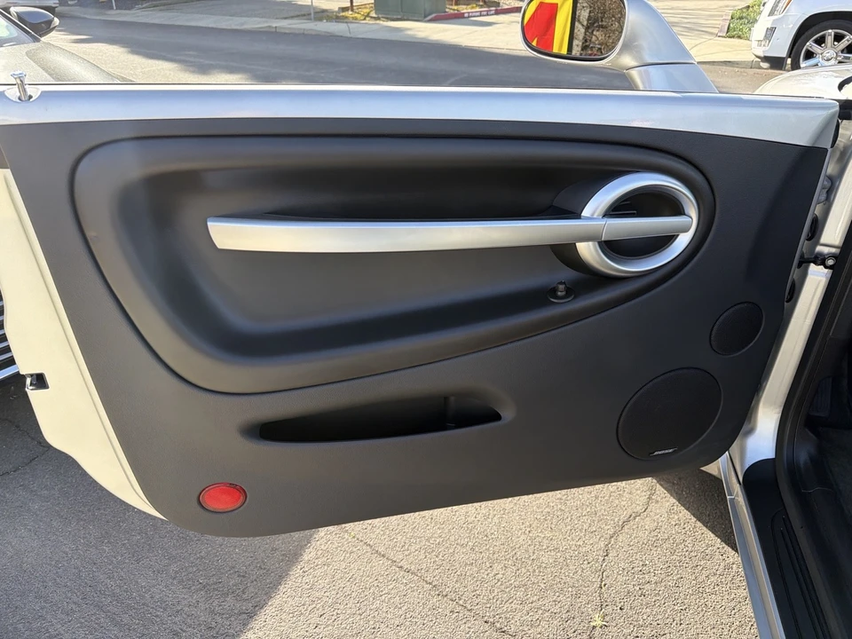 2004 Chevrolet SSR - Image 20 of 21