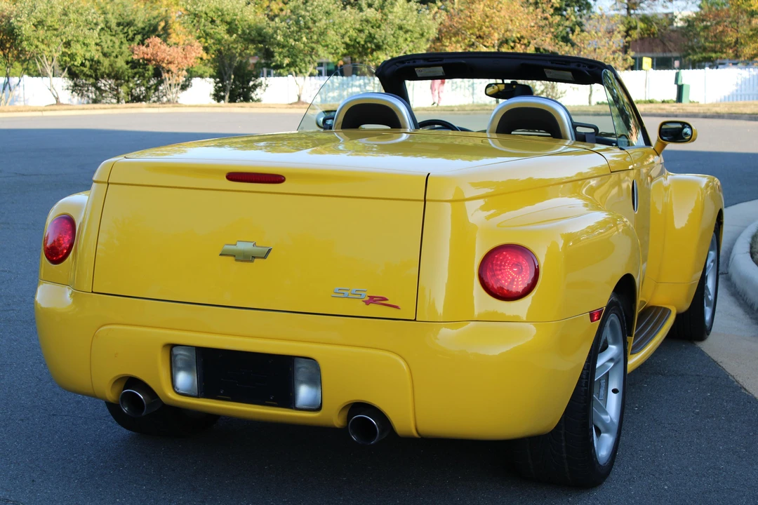 2004 Chevrolet SSR - Image 19 of 21