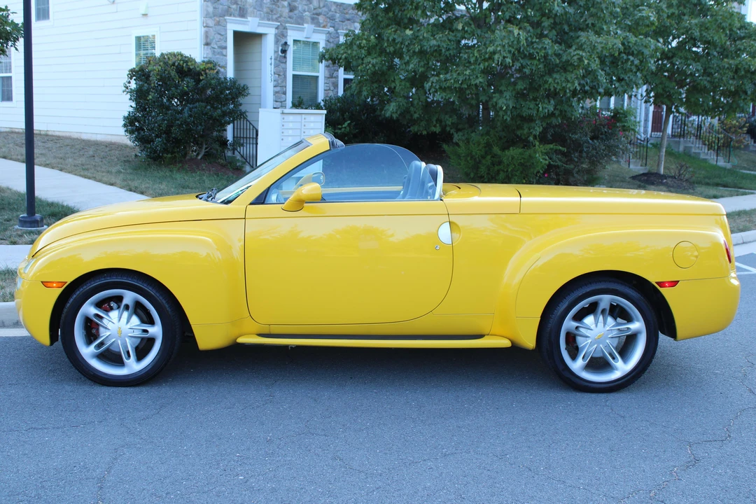 2004 Chevrolet SSR - Image 13 of 21