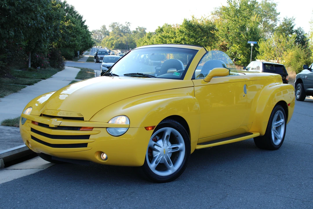2004 Chevrolet SSR - Image 8 of 21