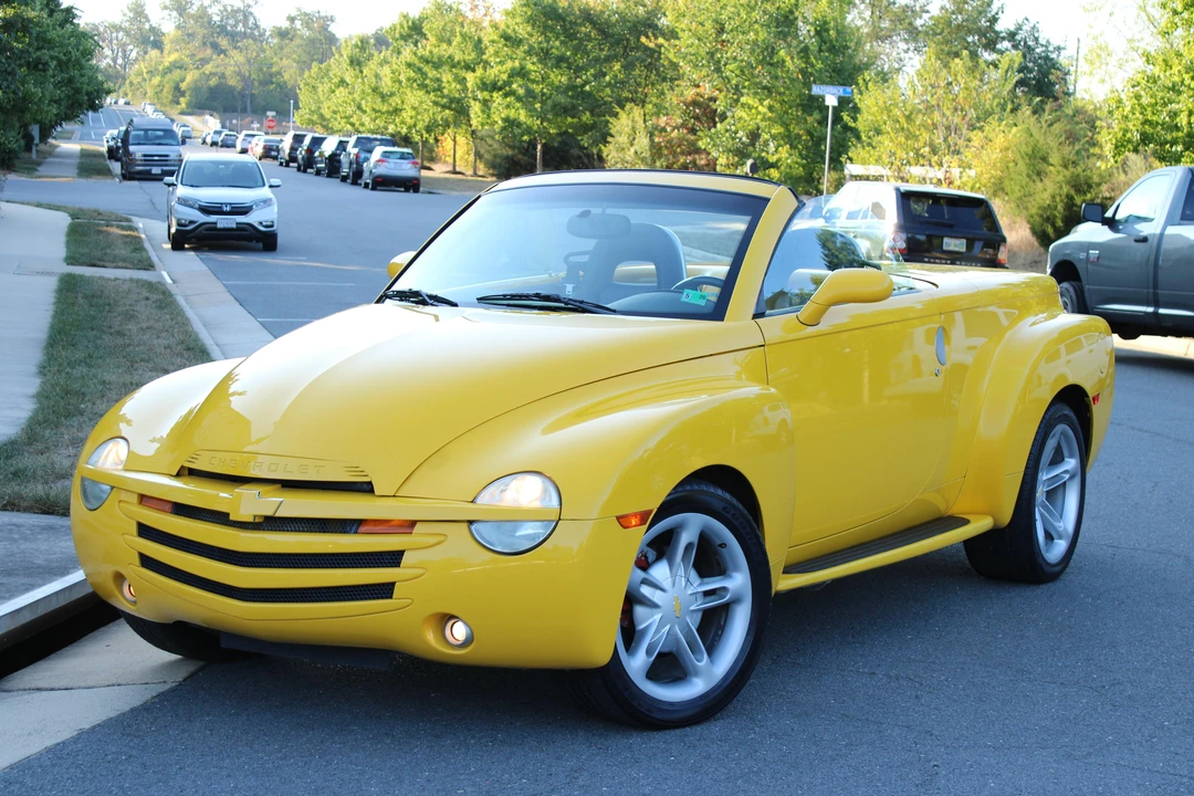 2004 Chevrolet SSR - Image 7 of 21
