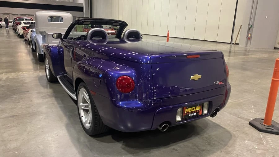 2004 Chevrolet SSR - Image 3 of 5