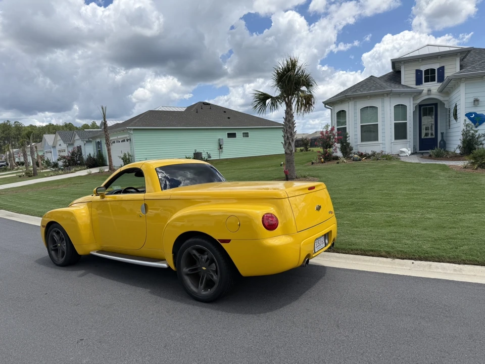 2004 Chevrolet SSR - Image 7 of 9