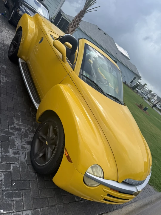 2004 Chevrolet SSR - Image 4 of 9