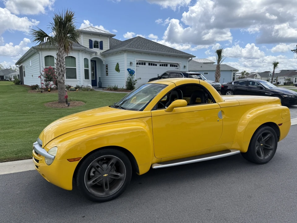 2004 Chevrolet SSR - Image 8 of 9