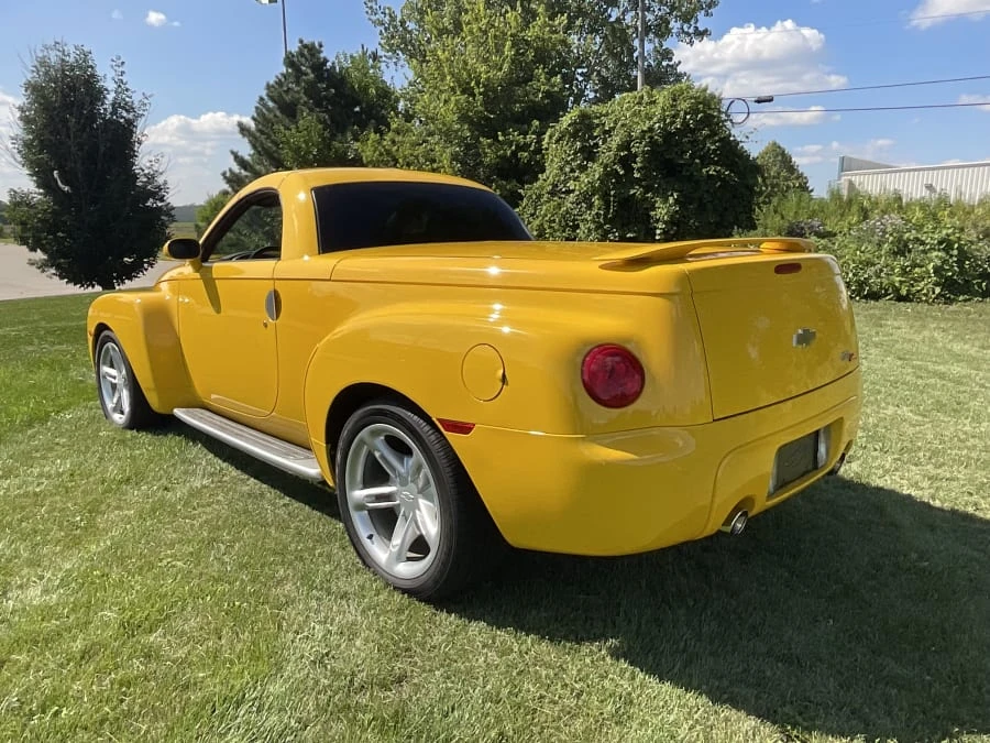2004 Chevrolet SSR - Image 6 of 15
