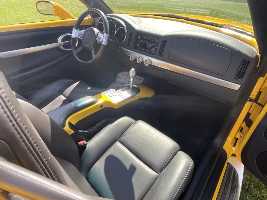 2004 Chevrolet SSR - Image 8 of 15