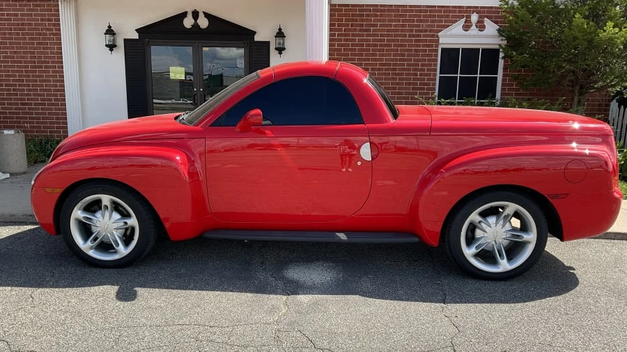 2004 Chevrolet SSR - Image 11 of 12