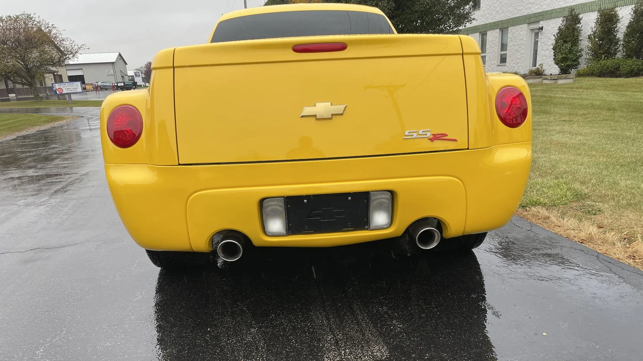 2004 Chevrolet SSR - Image 10 of 12