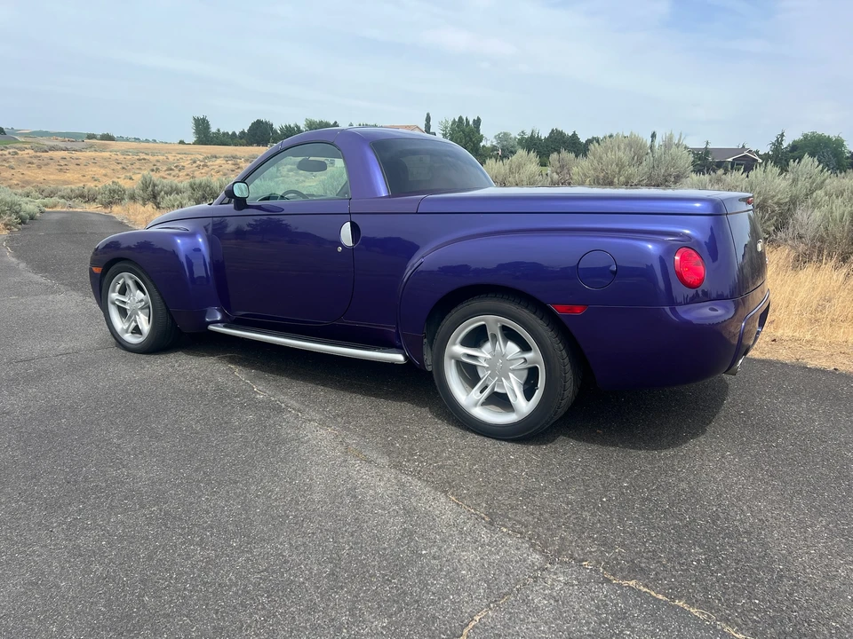 2004 Chevrolet SSR - Image 14 of 31