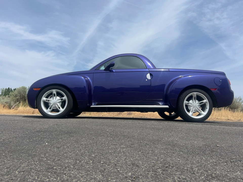2004 Chevrolet SSR - Image 17 of 31