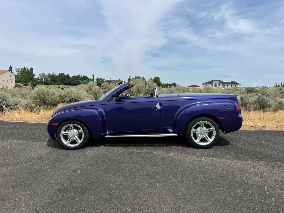 2004 Chevrolet SSR - Image 16 of 31