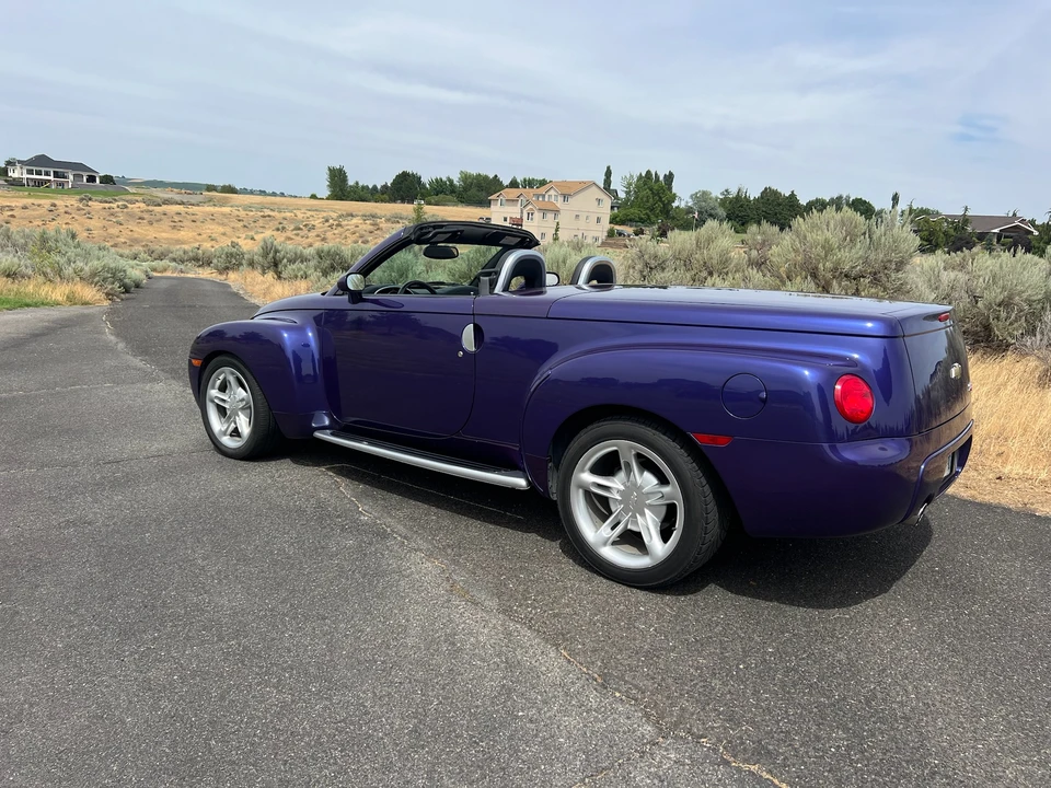 2004 Chevrolet SSR - Image 13 of 31