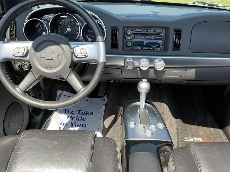 2004 Chevrolet SSR - Image 9 of 12