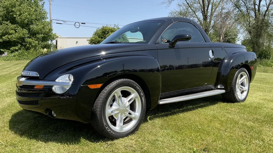 2004 Chevrolet SSR - Image 4 of 12