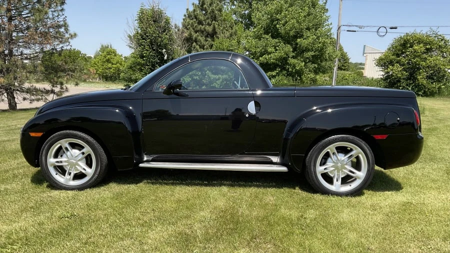 2004 Chevrolet SSR - Image 5 of 12