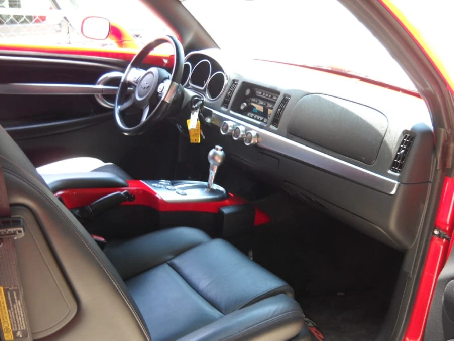 2004 Chevrolet SSR - Image 3 of 8