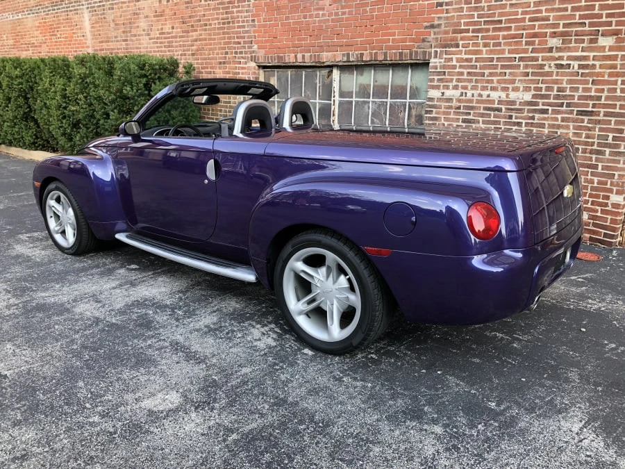 2004 Chevrolet SSR - Image 3 of 3