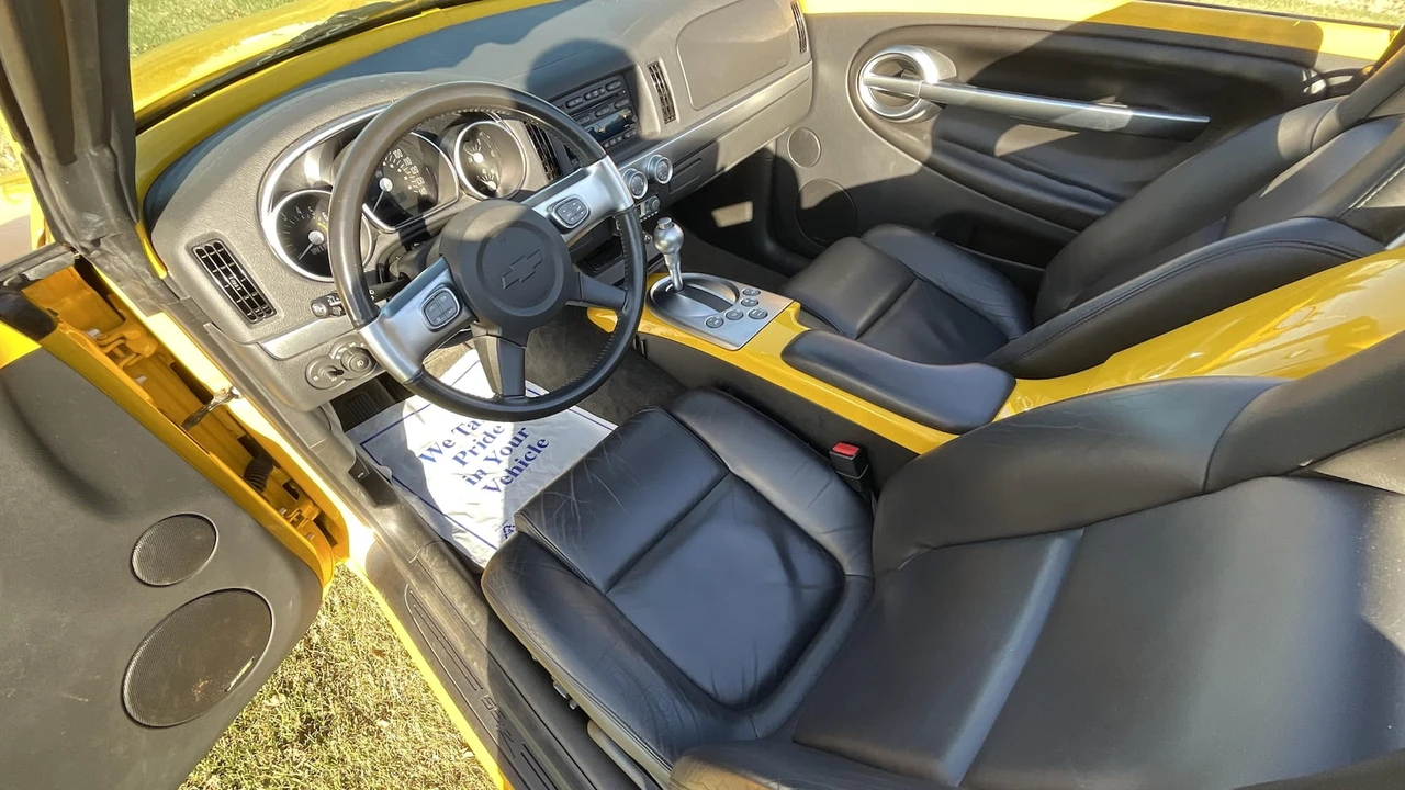 2004 Chevrolet SSR - Image 4 of 17
