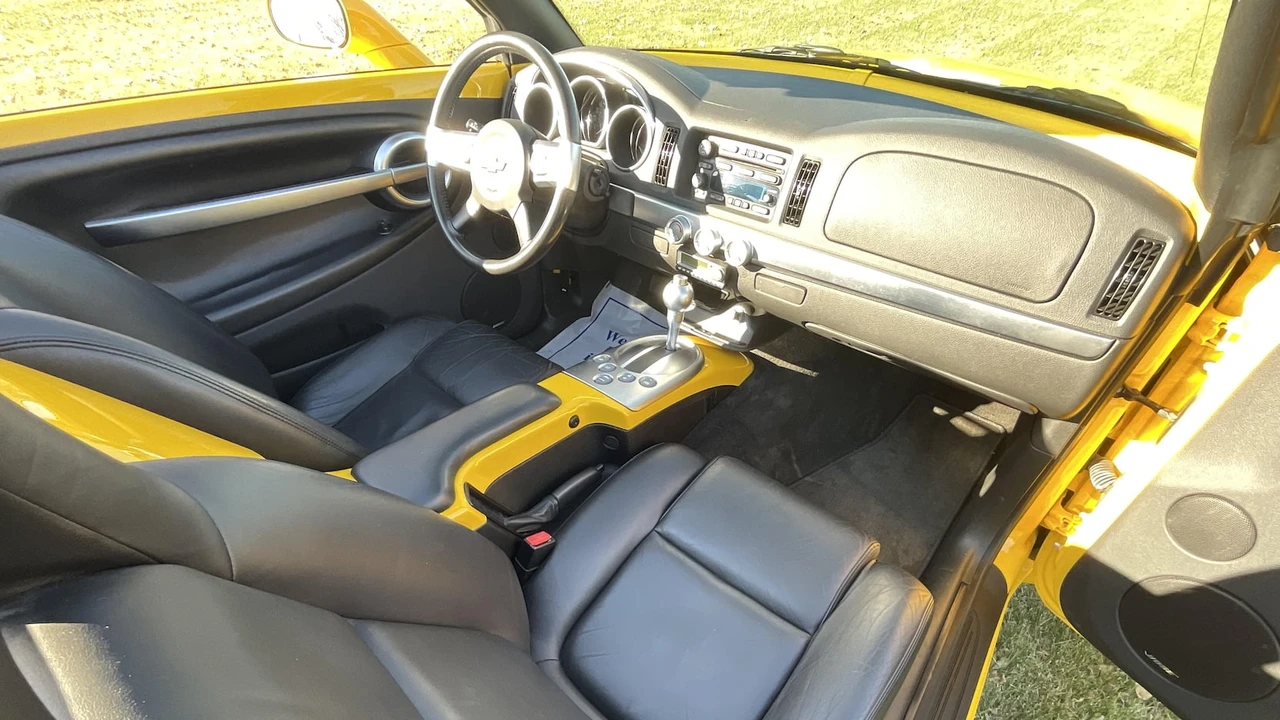 2004 Chevrolet SSR - Image 5 of 17